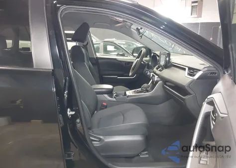 2021 Toyota Rav4 Hybrid Le z USA, uszkodzony, nr VIN 4T3MWRFV5MU037117